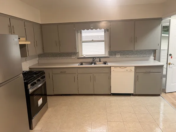 307 E Elm St, Salem, IL 62881