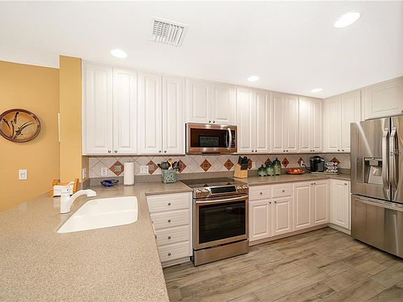 3rd image of 11826 Kipper Dr