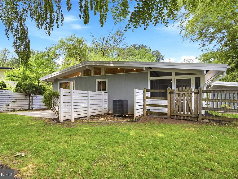 6614 Melody Ln — Photo 13