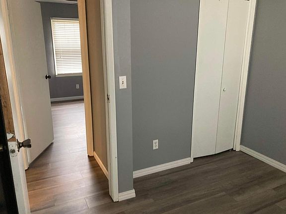 5th image of 202 E Meadow Ln