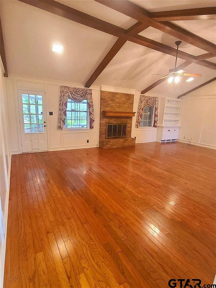 3 bed, 2000 sqft, $1,995 — Photo 2