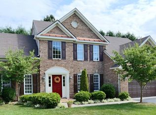 6111 Sandhurst Dr, Roanoke, VA 24018