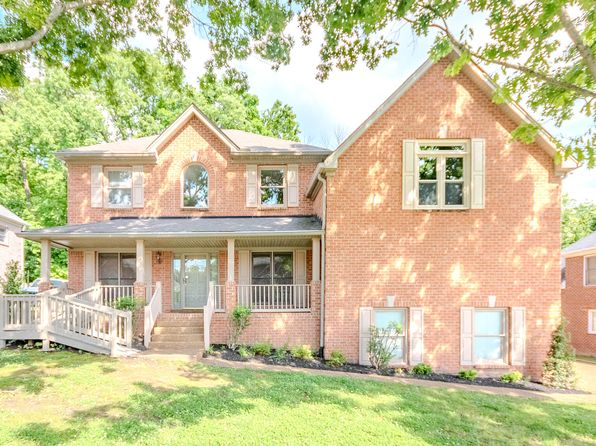 812 Walden Way