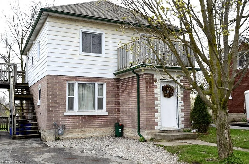 3 bed, 750 sqft, $1,600 — Photo 1