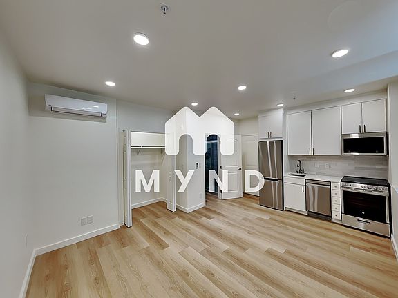 2nd image of 17 Hoff St Unit 4