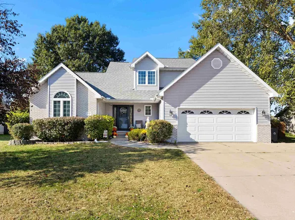 1803 El Camino Dr, Pekin, IL 61554