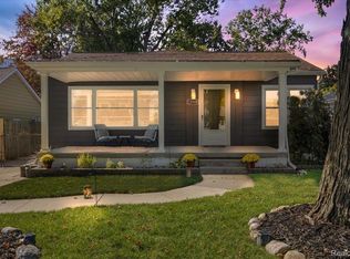 12520 Devoe St, Southgate, MI 48195