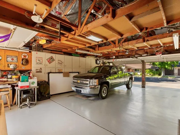 3108 Prince Valiant Ln, Modesto, CA 95350