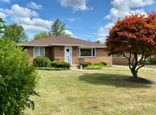 22 Siegfried Dr, Williamsville, NY 14221