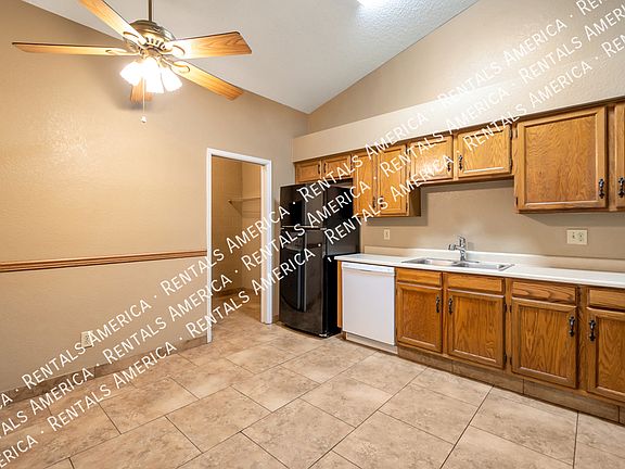 5th image of 5136 E Evergreen St Unit 1132