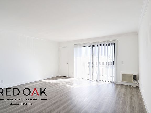 4th image of 1522 N Formosa Ave #306