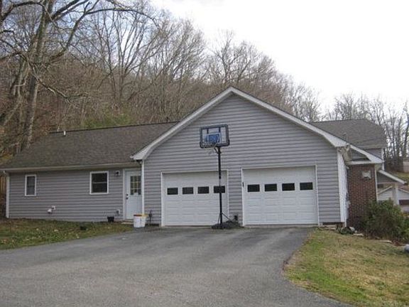 2nd image of 60 Burton Ln