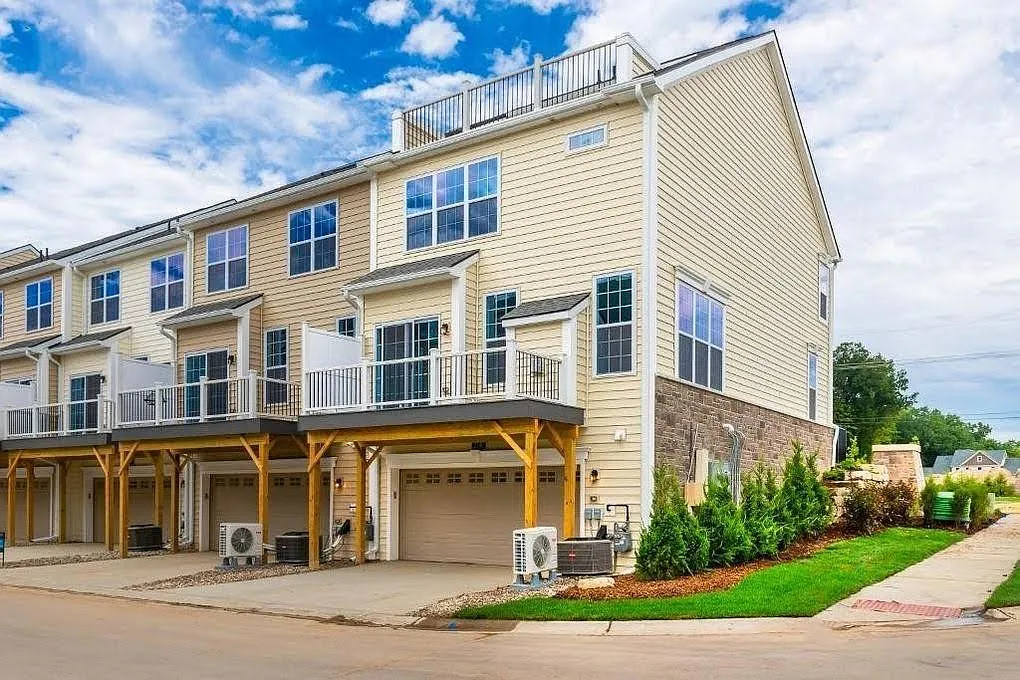 Building Photo - 2786 Ashcombe Dr