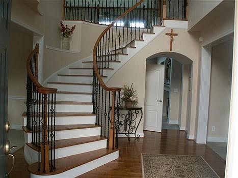3rd image of 10253 Pembroke Dr