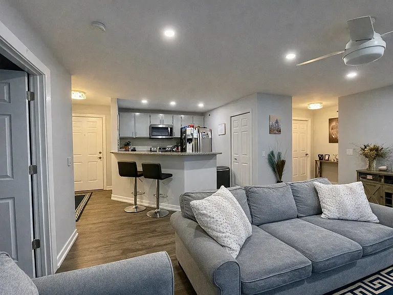 300 Cunat Blvd #2B — Photo 3