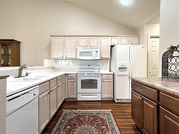 2nd image of 6117 NE Kensington Dr #28-B