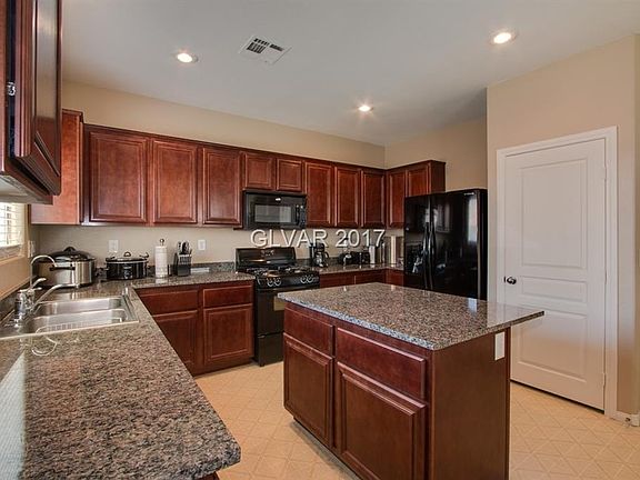 5th image of 213 Stagecoach Flats Ave