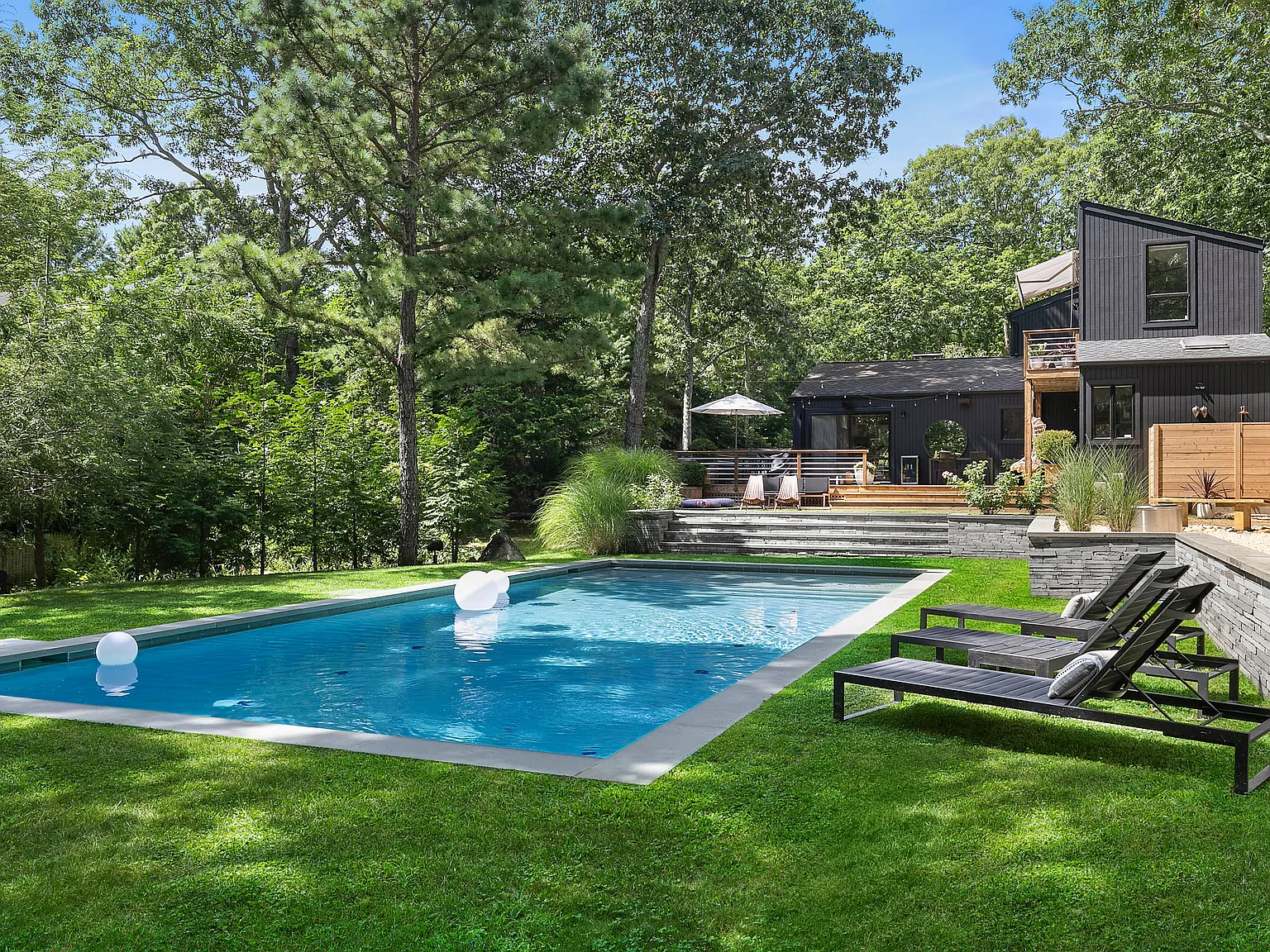 Renovated East Hampton Contemporary — Photo 1