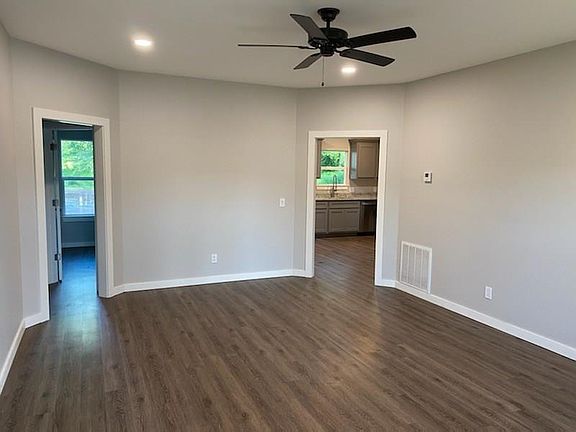 3rd image of 4295 Sunrise Dr
