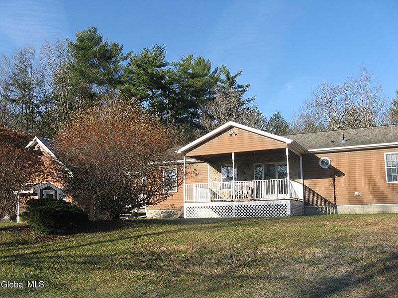 4th image of 92 Rock City Road