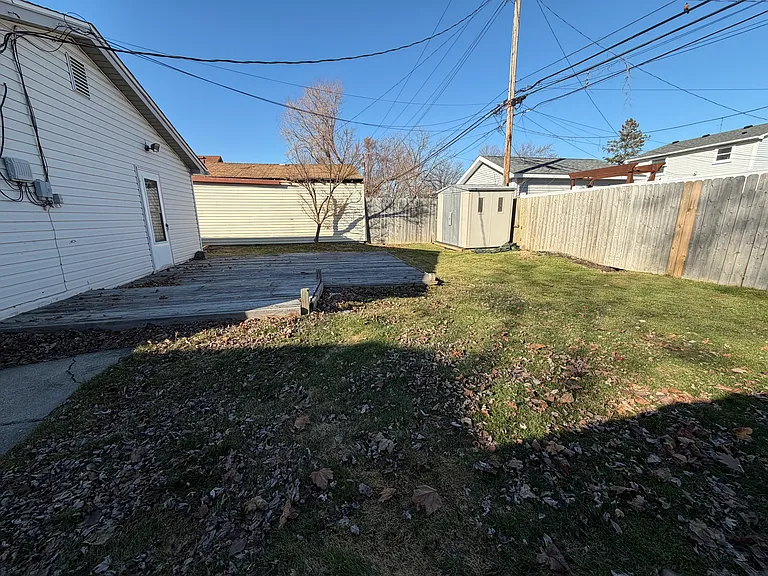 236 Kinross Ave — Photo 21