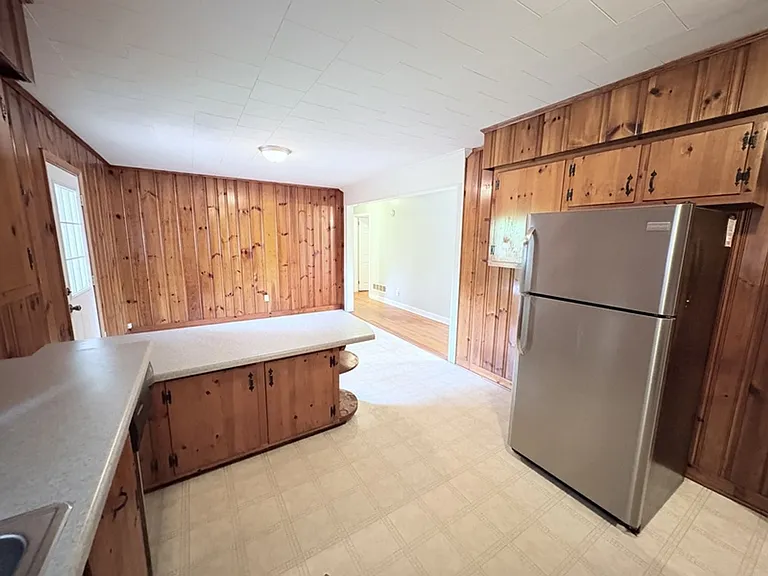 650 Berkeley Dr — Photo 5