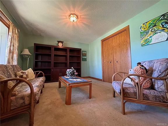 4th image of 36 Braunview Way
