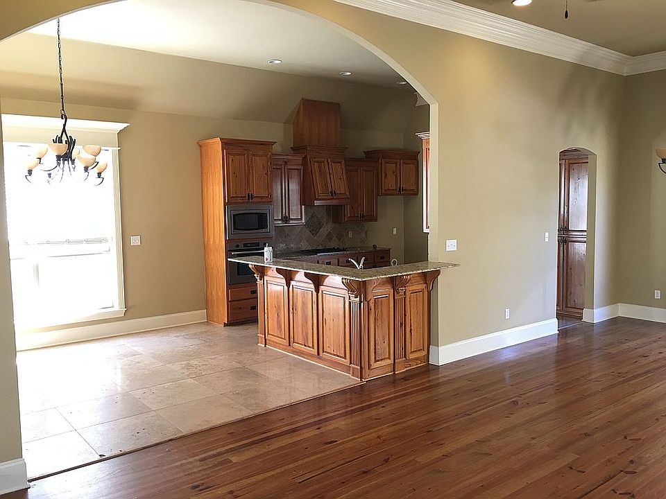1st image of 460 South Club Ave