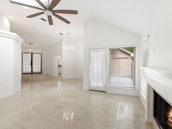 4th image of 30 Cedar Chase Pl