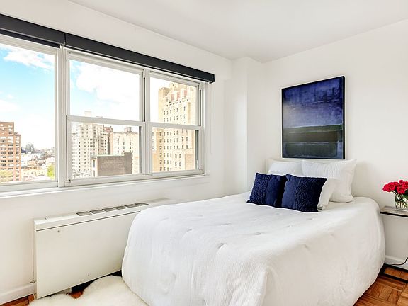 5th image of 101 W 12th St APT 14C