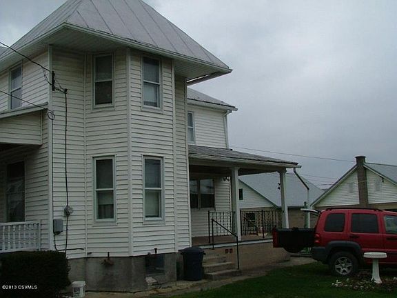 3rd image of 333 Main St