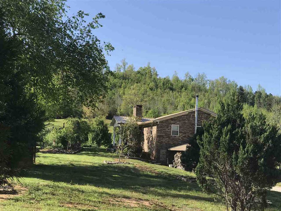 2nd image of 425 Harve Lewis Rd
