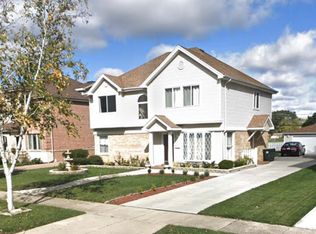 7038 Beckwith Rd, Morton Grove, IL 60053