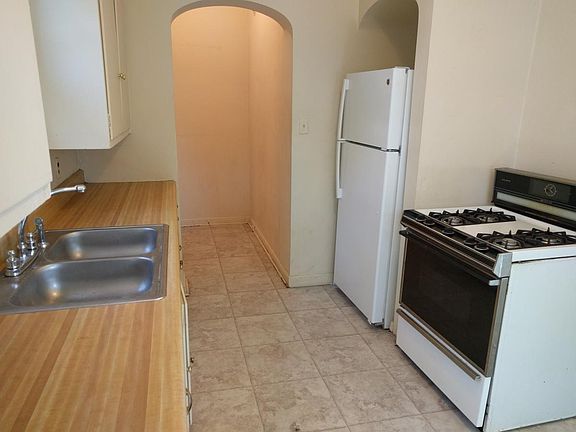 4th image of 387 W 8th Ave #A