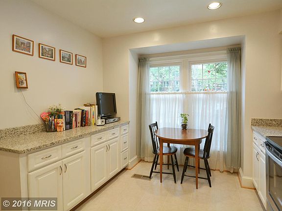 4th image of 6819 Indian Run Ct
