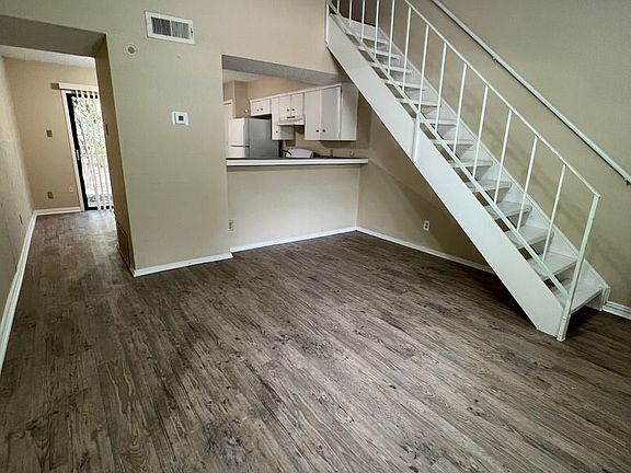 3rd image of 3448 Willowrun Dr APT C