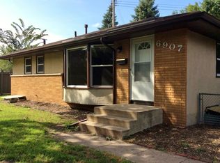 6907 Palmer Lake Dr W, Brooklyn Center, MN 55429