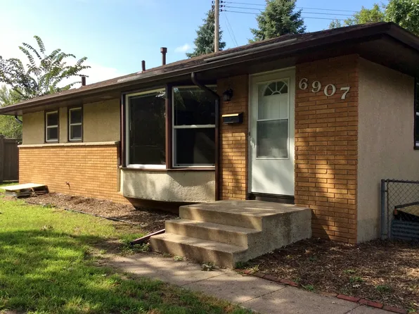 6907 Palmer Lake Dr W, Brooklyn Center, MN 55429