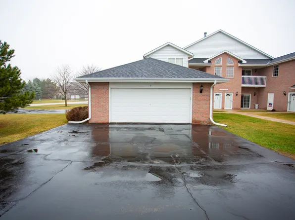 N25W24117 River Park Dr, Pewaukee, WI 53072
