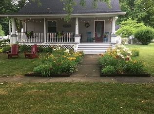 411 E 5th St, Delavan, IL 61734