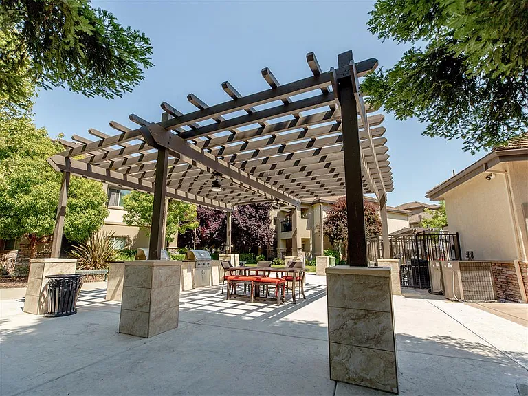 Wolf Ranch Condominium Rentals — Photo 26