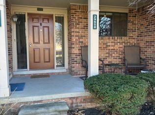 29658 Pine Ridge Cir, Farmington, MI 48331