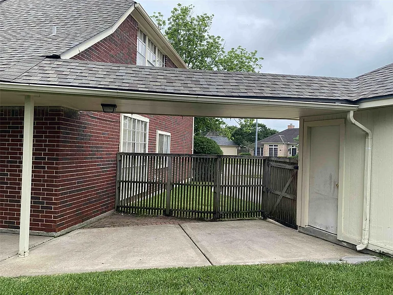 3207 Breckinridge Ct — Photo 22
