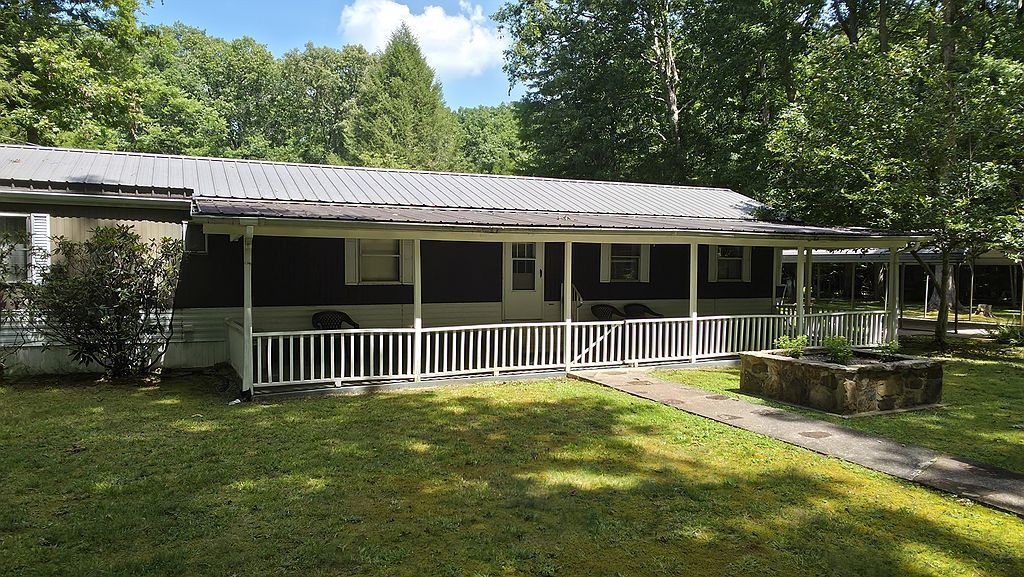876 Hightop Rd - Property Image