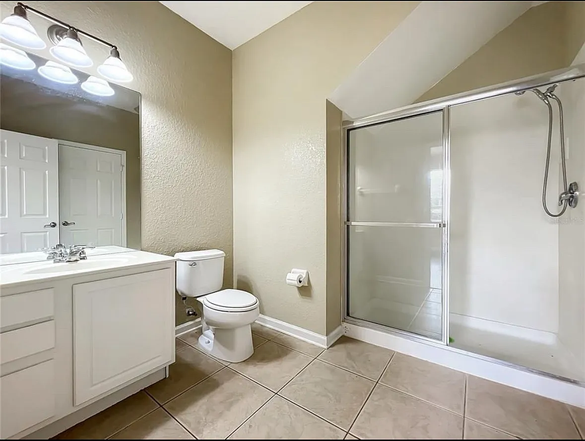 3 bed, 1824 sqft, $2,400 — Photo 4