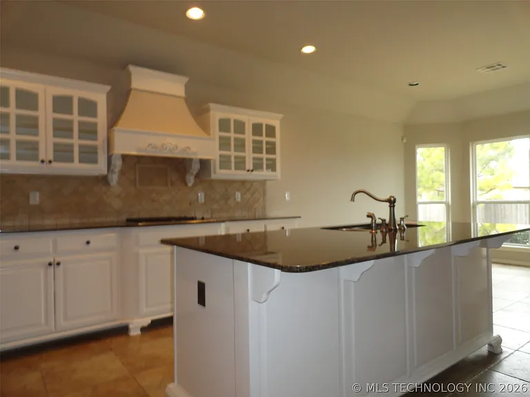11017 S Lawrence St — Photo 7
