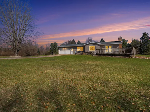 19299 Williamsville Rd, Gregory, MI 48137