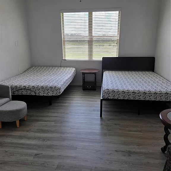 576 Cantabria Dr — Photo 12