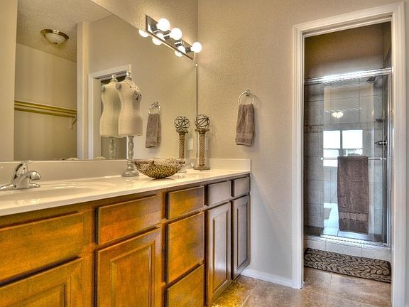 2nd image of 5031 Sala De Tomas Dr NW