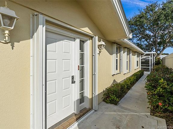 3rd image of 1606 SW Waterfall Blvd